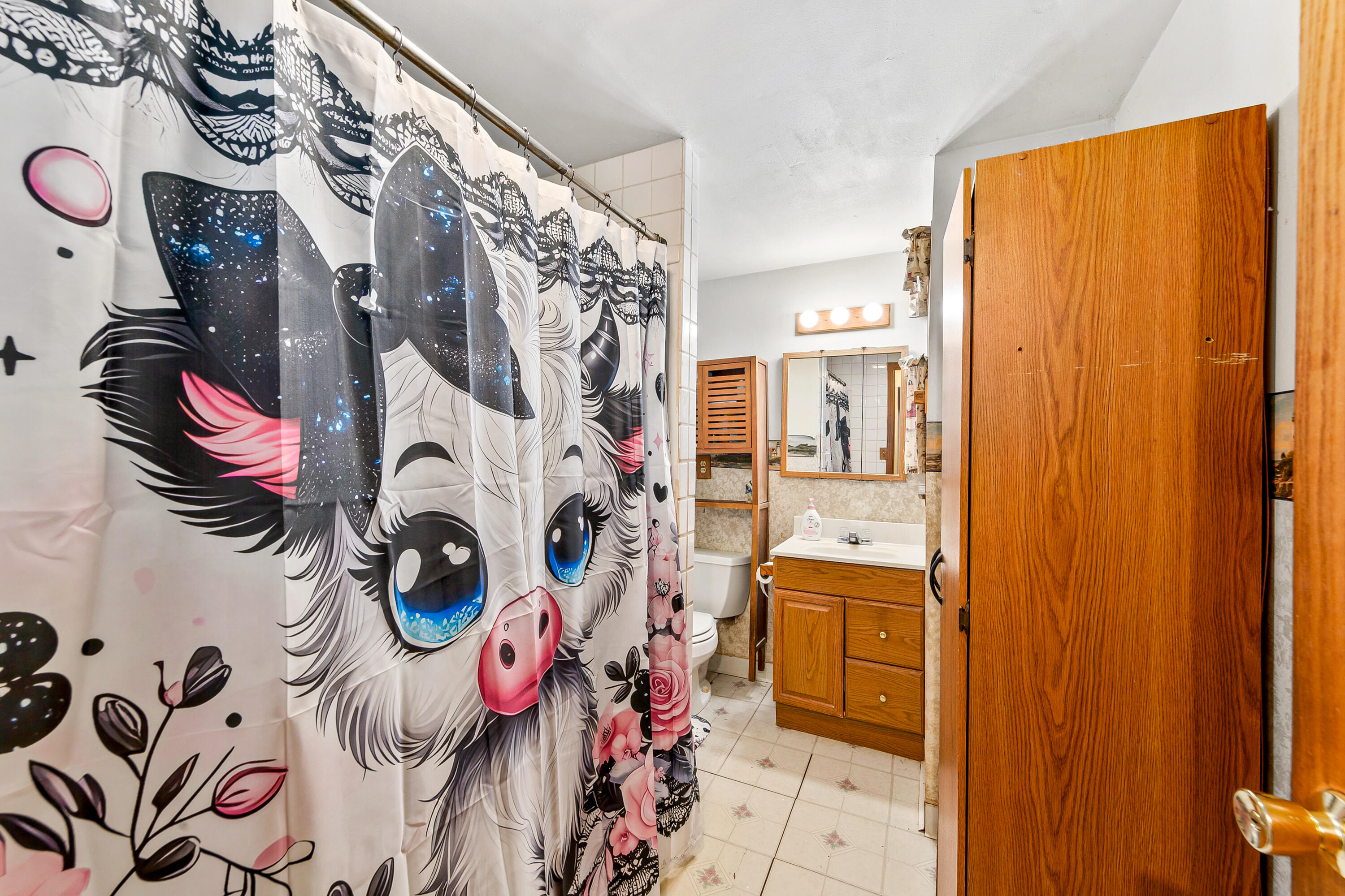 N6335 County Road East Concord, WI 53066 - Photo 16 of 34 Full Bath