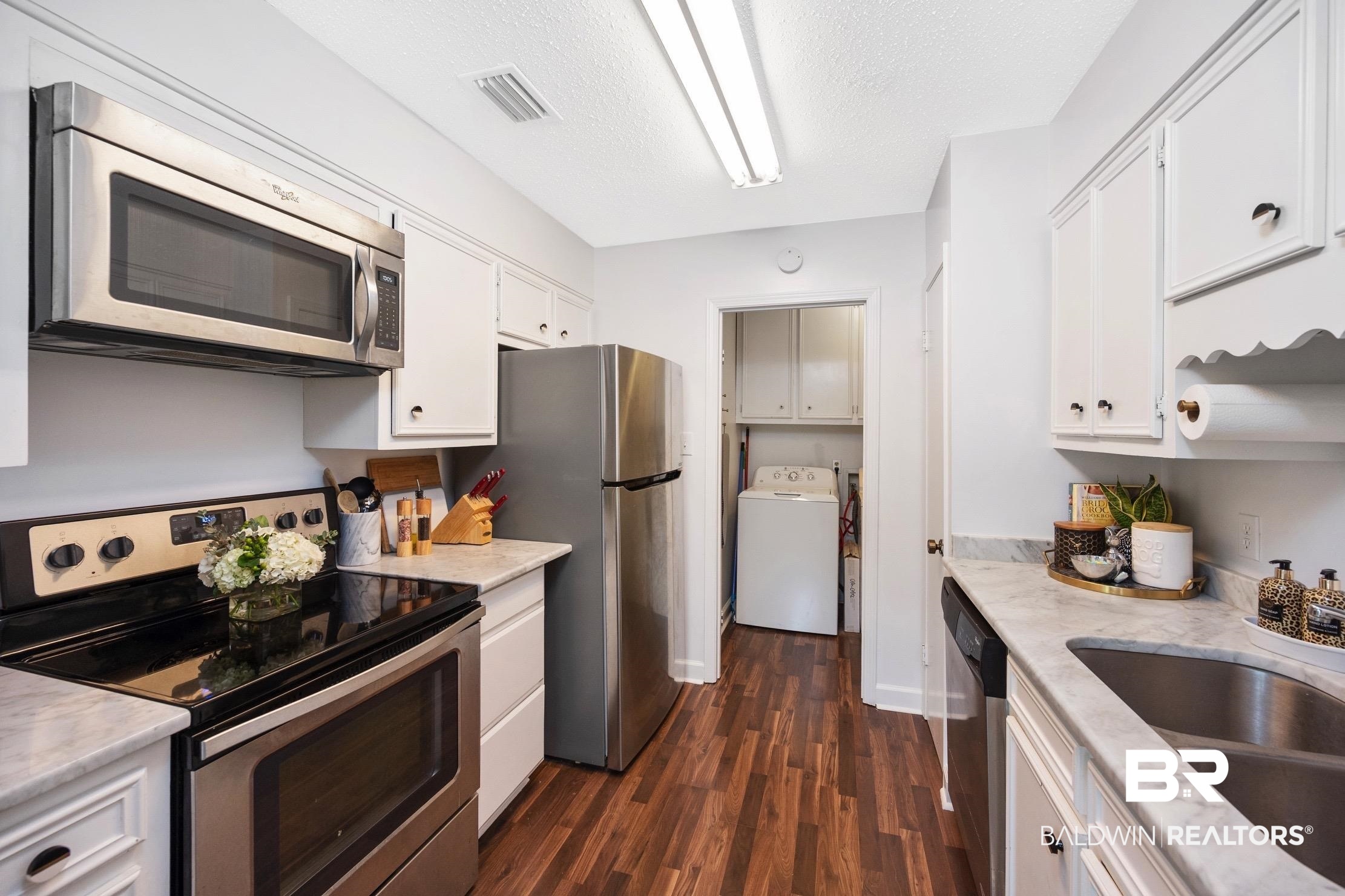 6433 Cedar Bend Court, Unit D Mobile, AL 36608 - Photo 7 of 19