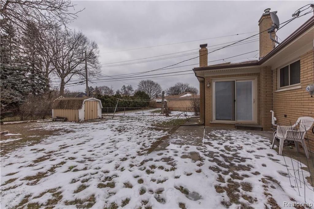 4829 Frazho Road Warren, MI 48091 - Photo 4 of 23