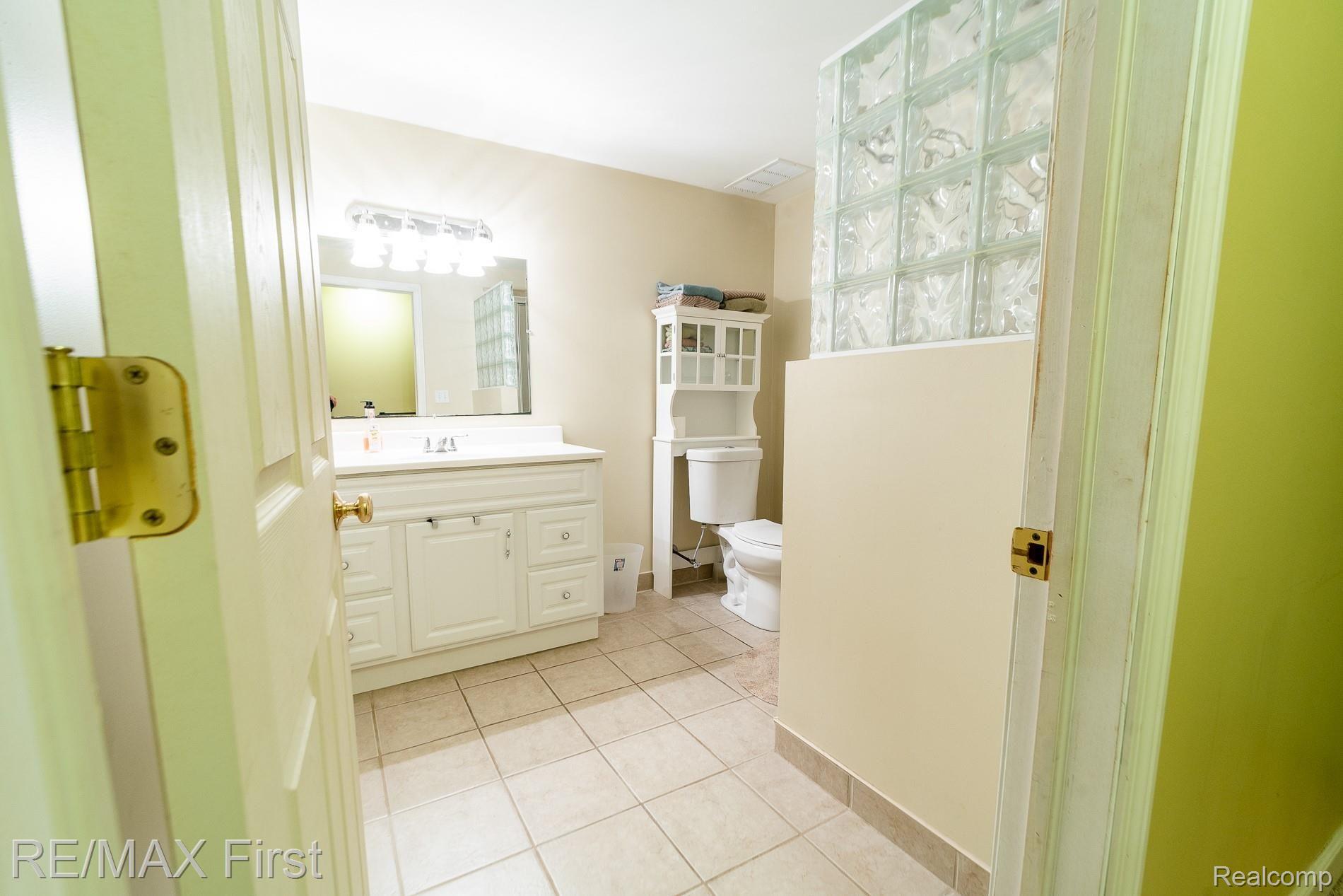 4393 Southacre Lane Rochester, MI 48306 - Photo 43 of 46 44.JPG