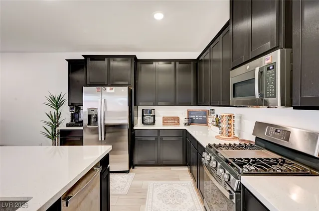 $768,999 | 9684 Thistle Creek Avenue, Las Vegas, NV 89178