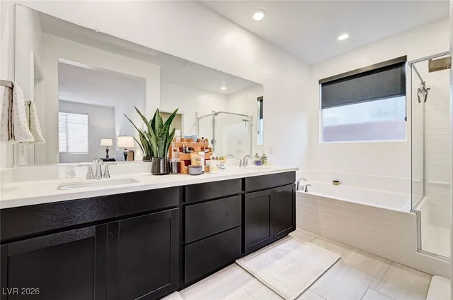 $768,999 | 9684 Thistle Creek Avenue, Las Vegas, NV 89178