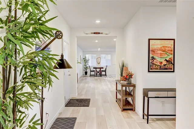 $768,999 | 9684 Thistle Creek Avenue, Las Vegas, NV 89178