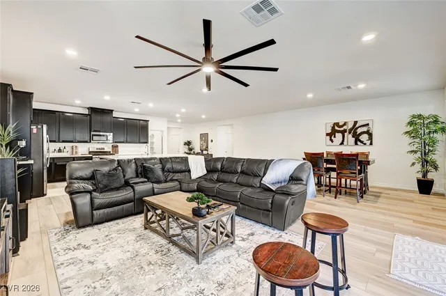 $768,999 | 9684 Thistle Creek Avenue, Las Vegas, NV 89178