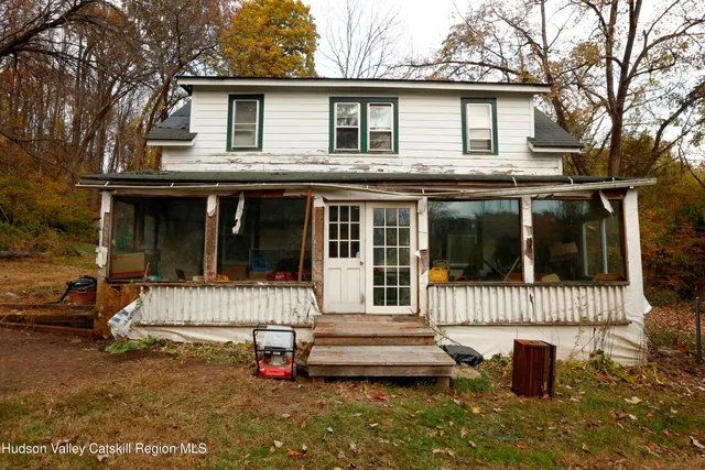 $244,000 | 17 Hardenburgh Lane, Rosendale, NY 12472