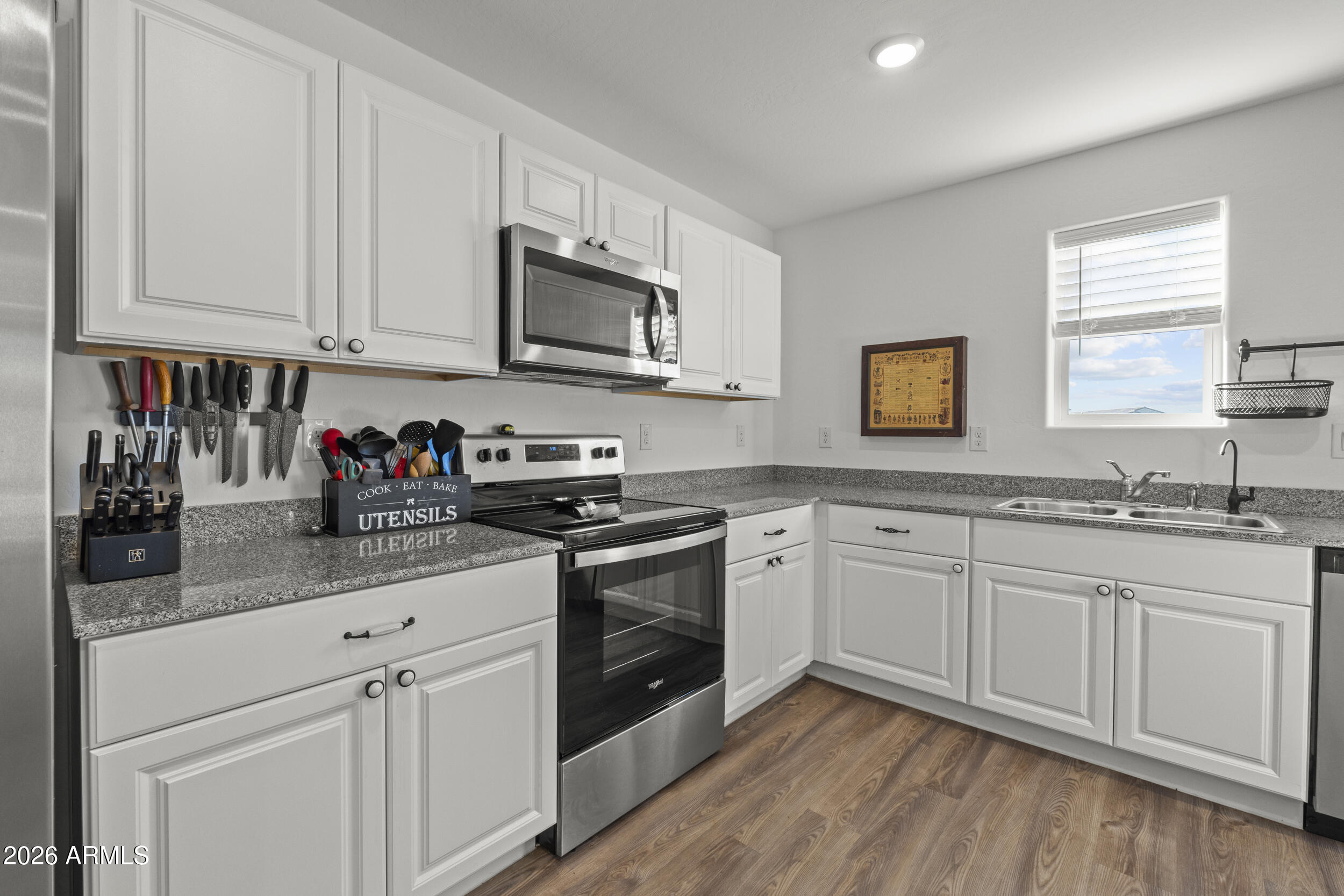 83 South Naples Lane Casa Grande, AZ 85122 - Photo 9 of 24 Kitchen 4
