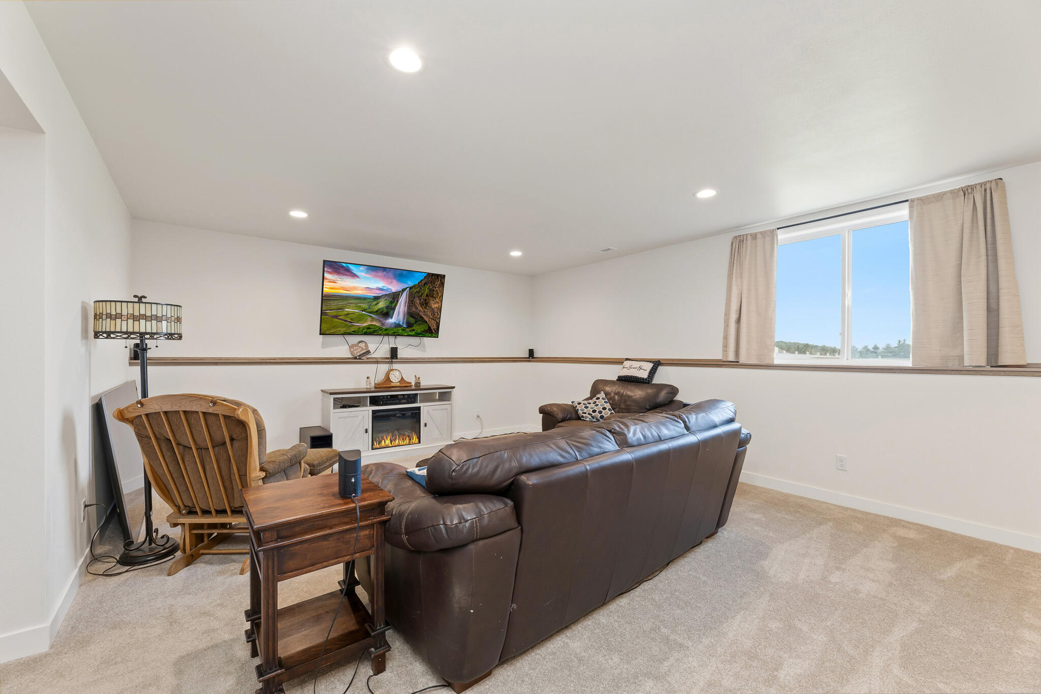 274 Weston Road Holmen, WI 54636 - Photo 28 of 38 28 FAMILY ROOM