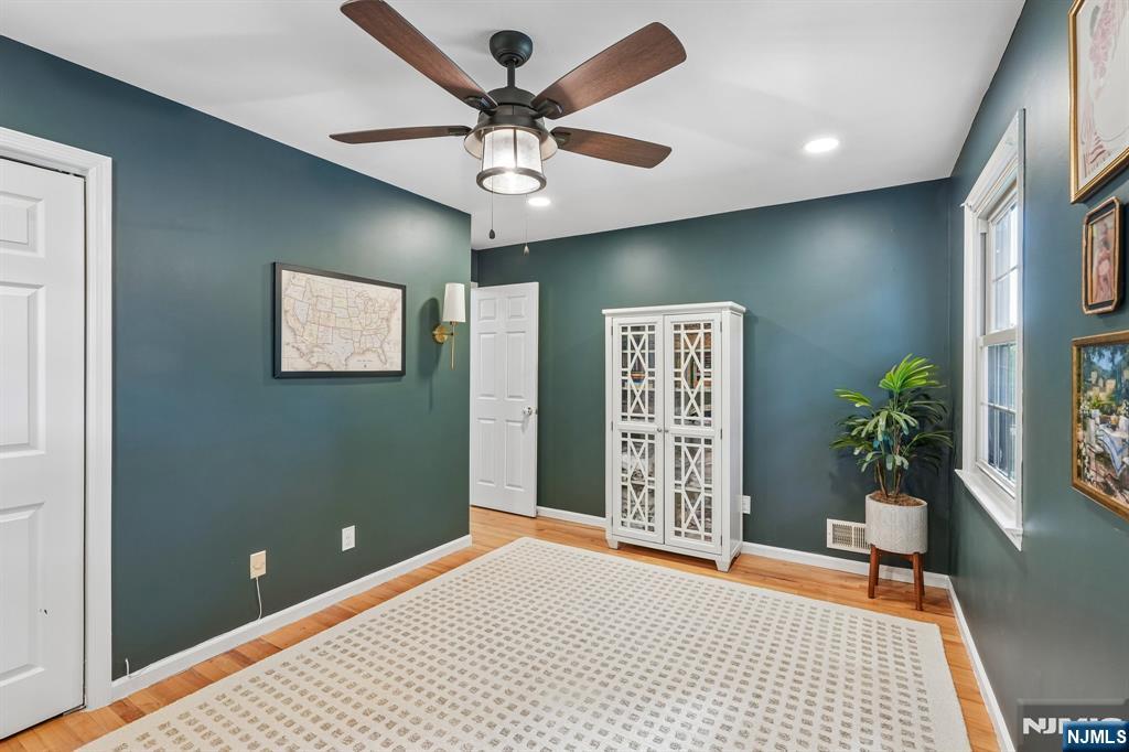 4 Holyoke Road Wayne, NJ 07470 - Photo 35 of 50