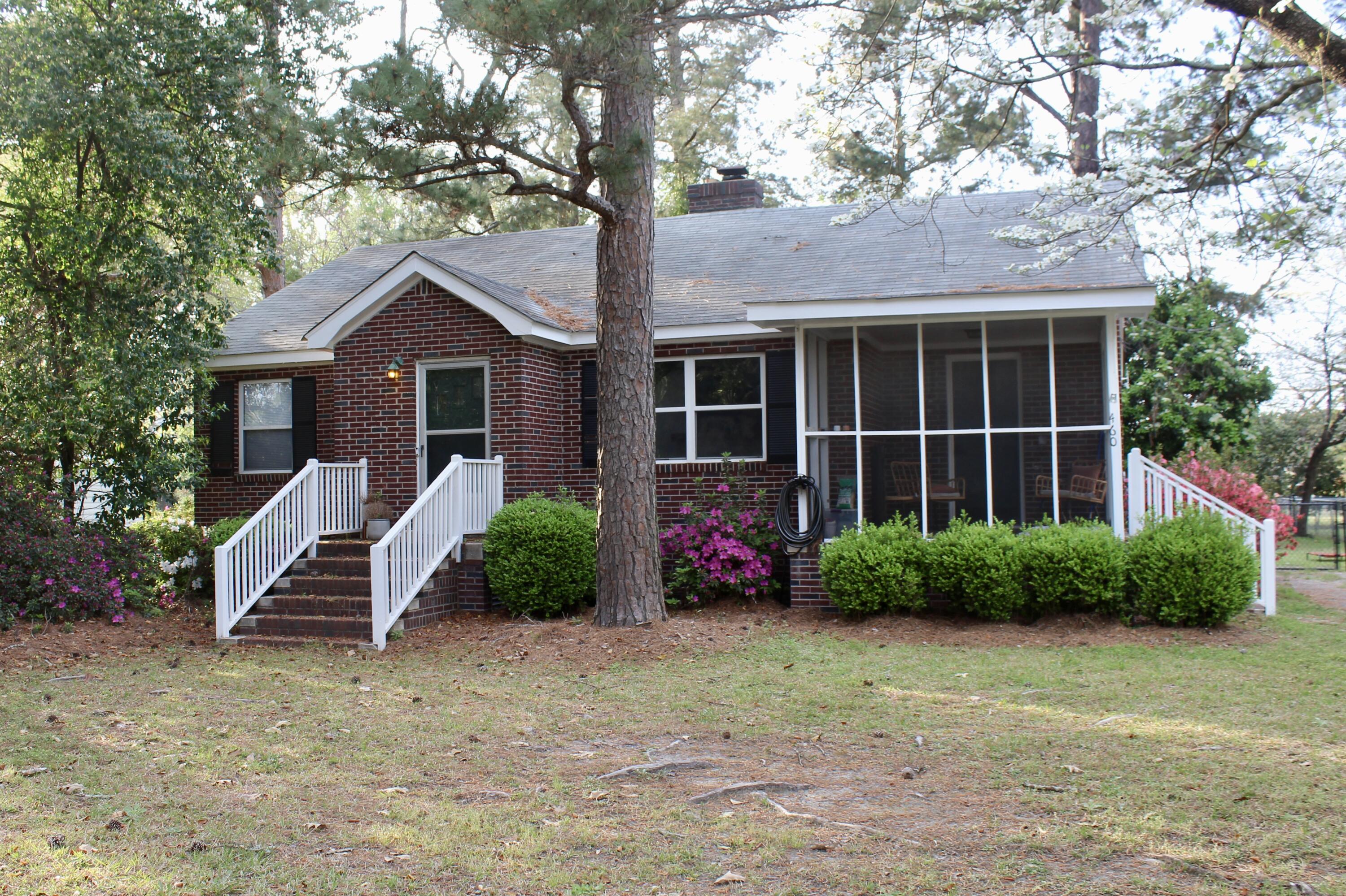 460 Hampton Street Elloree, SC 29047 - Photo 1 of 10