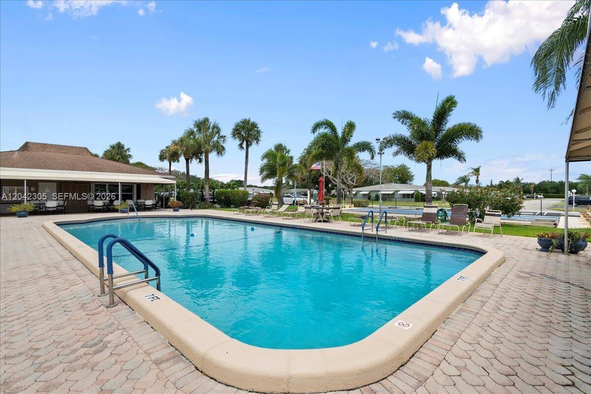 560 High Point Drive, Unit D Delray Beach, FL 33445 - Photo 28 of 34