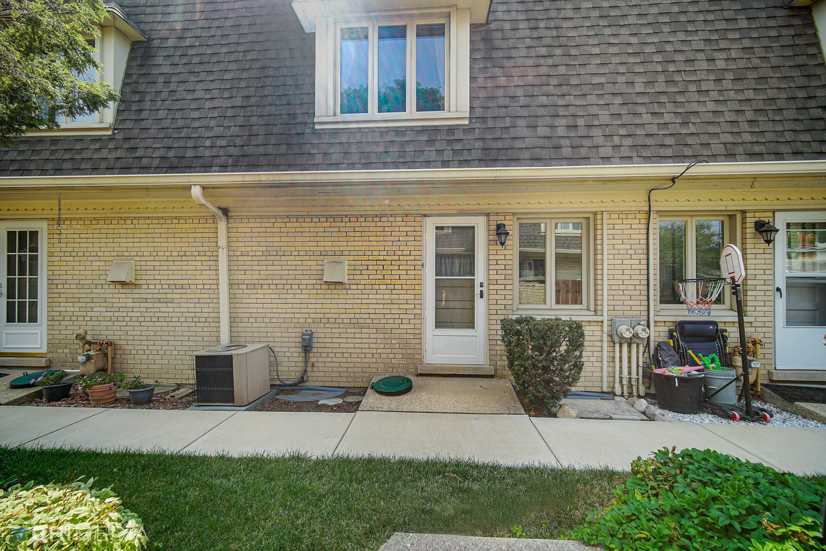 2128 West 111th Street, Unit G Chicago, IL 60643 - Photo 19 of 20 a front view of a house