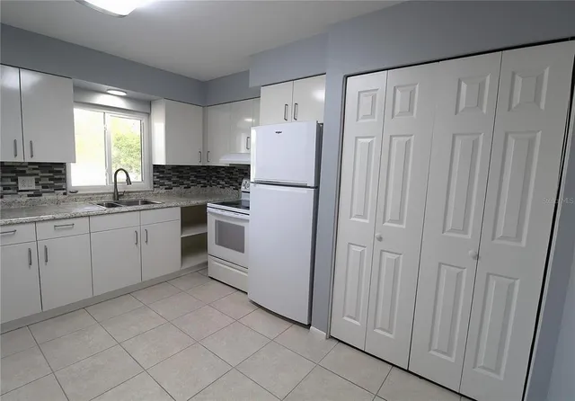 $1,500 | 2304 Ringling Boulevard, Unit 208, Sarasota, FL 34237