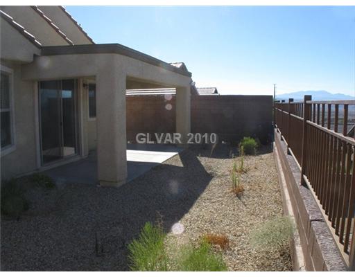 2700 Rue Montpellier Avenue Henderson, NV 89044 - Photo 9 of 9 Yard/Garden.