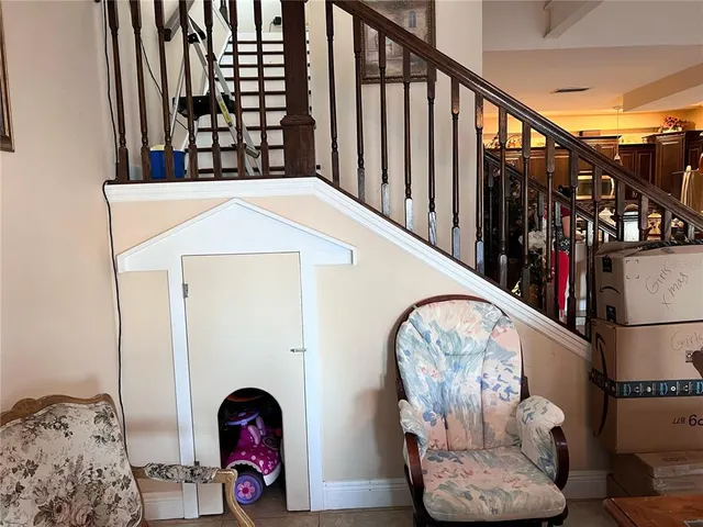 a view of entryway and hall