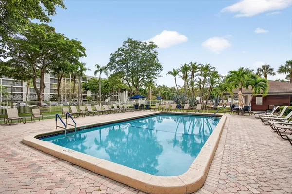 $2,000 | 2671 South Course Drive, Unit 206, Pompano Beach, FL 33069