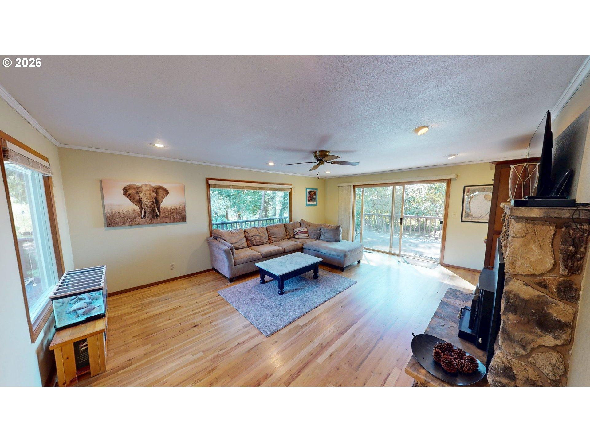 925 7th Street Brookings, OR 97415 - Photo 13 of 48