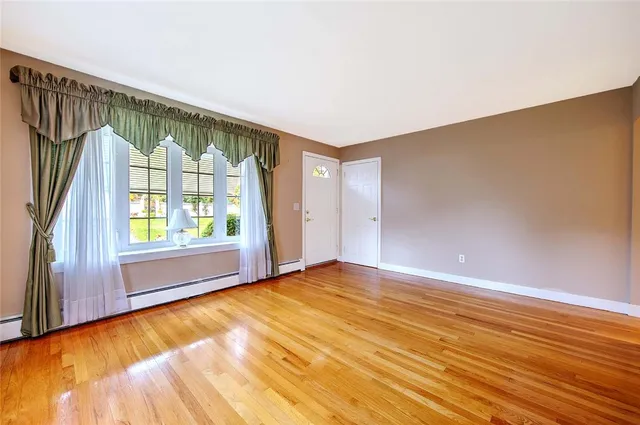 $550,000 | 98 Iroquois Road, Cumberland, RI 02864