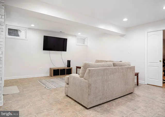 $660,000 | 422 Clydebank Drive, Abingdon, MD 21009