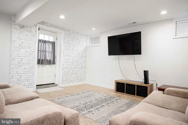 $660,000 | 422 Clydebank Drive, Abingdon, MD 21009