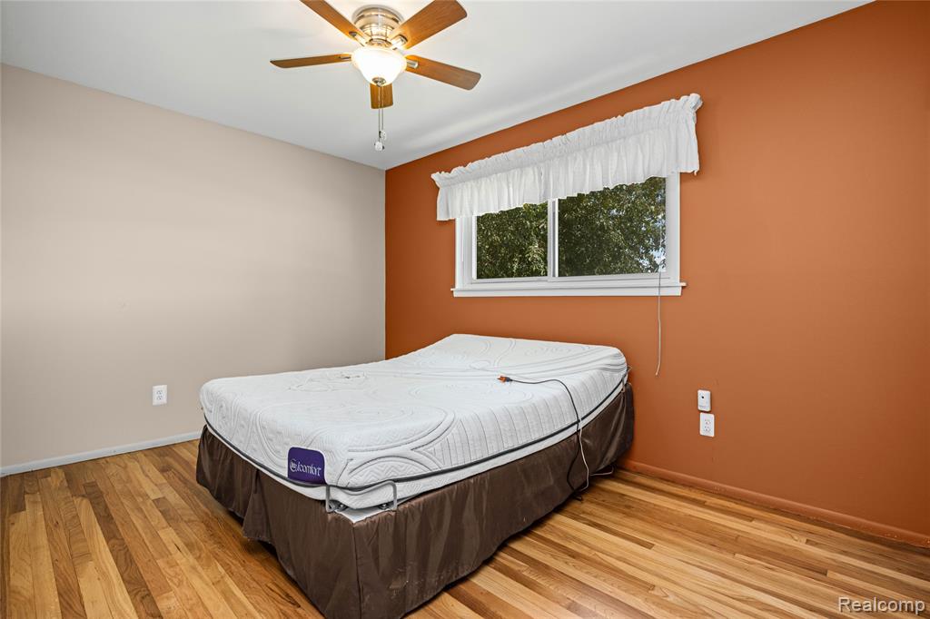 14743 Newburgh Road Livonia, MI 48154 - Photo 19 of 48