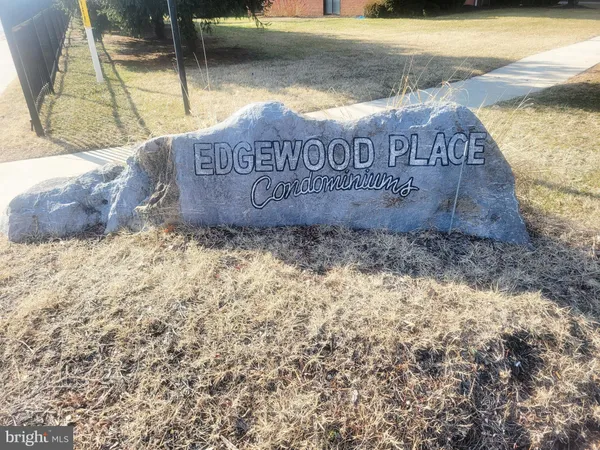 $165,000 | 1633 Edgewood Place, Unit 201, Hagerstown, MD 21740