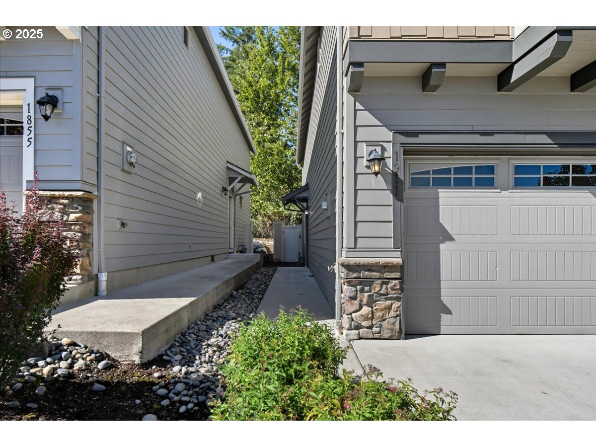 1911 Northwest Sage Street Camas, WA 98607 - Photo 2 of 25 Gallery Image 2