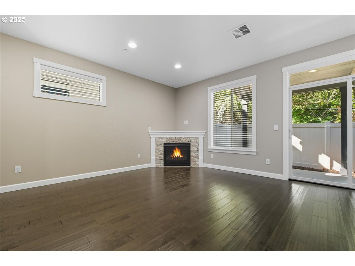 1911 Northwest Sage Street Camas, WA 98607 - Photo 10 of 25 Fireplace Gas