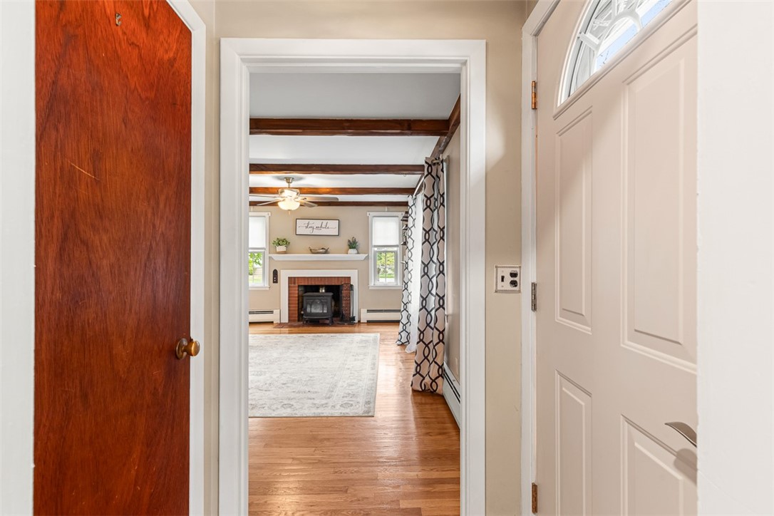 48 Barker Street Warwick, RI 02888 - Photo 7 of 41