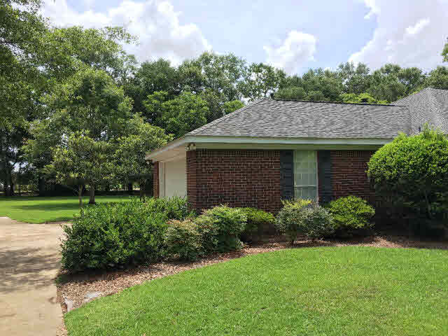 20068 Pecan Trace Fairhope, AL 36532 - Photo 28 of 33 Garage