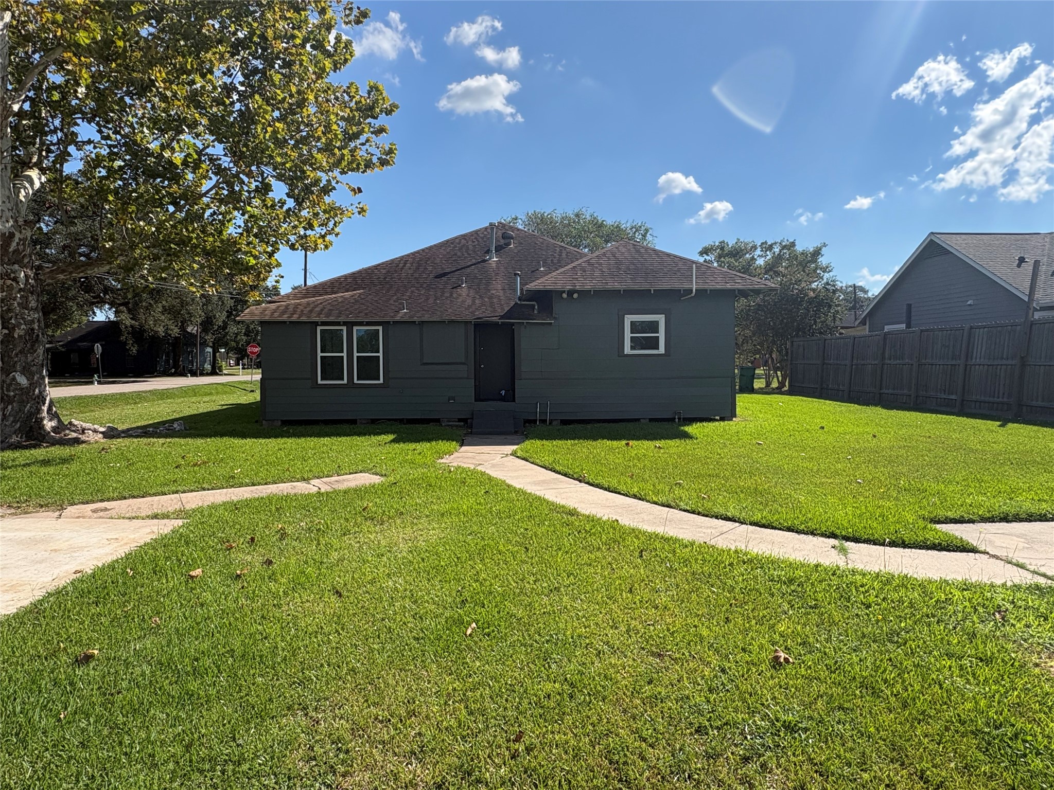 529 East Myrtle Street Angleton, TX 77515 - Photo 17 of 17 Gallery Image 17