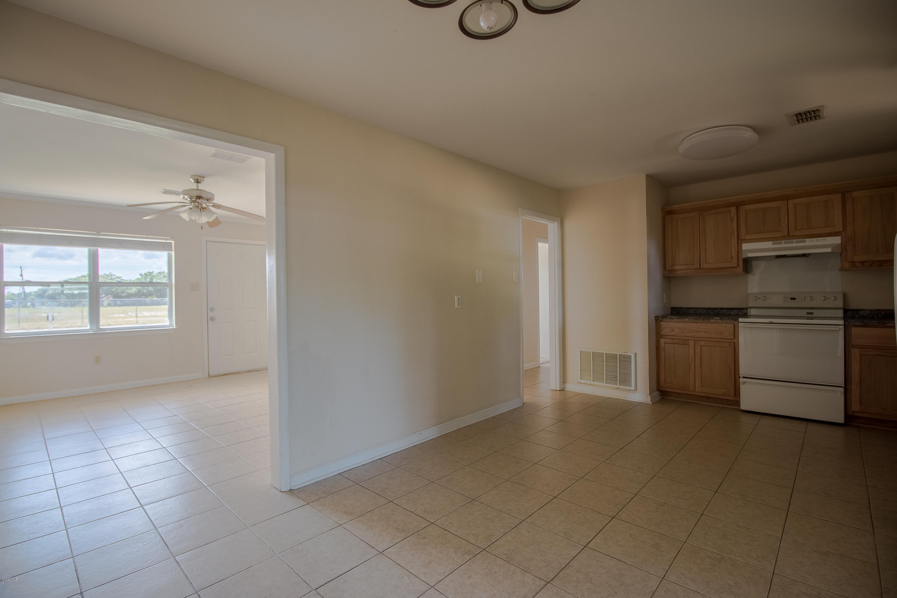 118 Quarles Street Long Beach, MS 39560 - Photo 4 of 17 118 Quarles-101