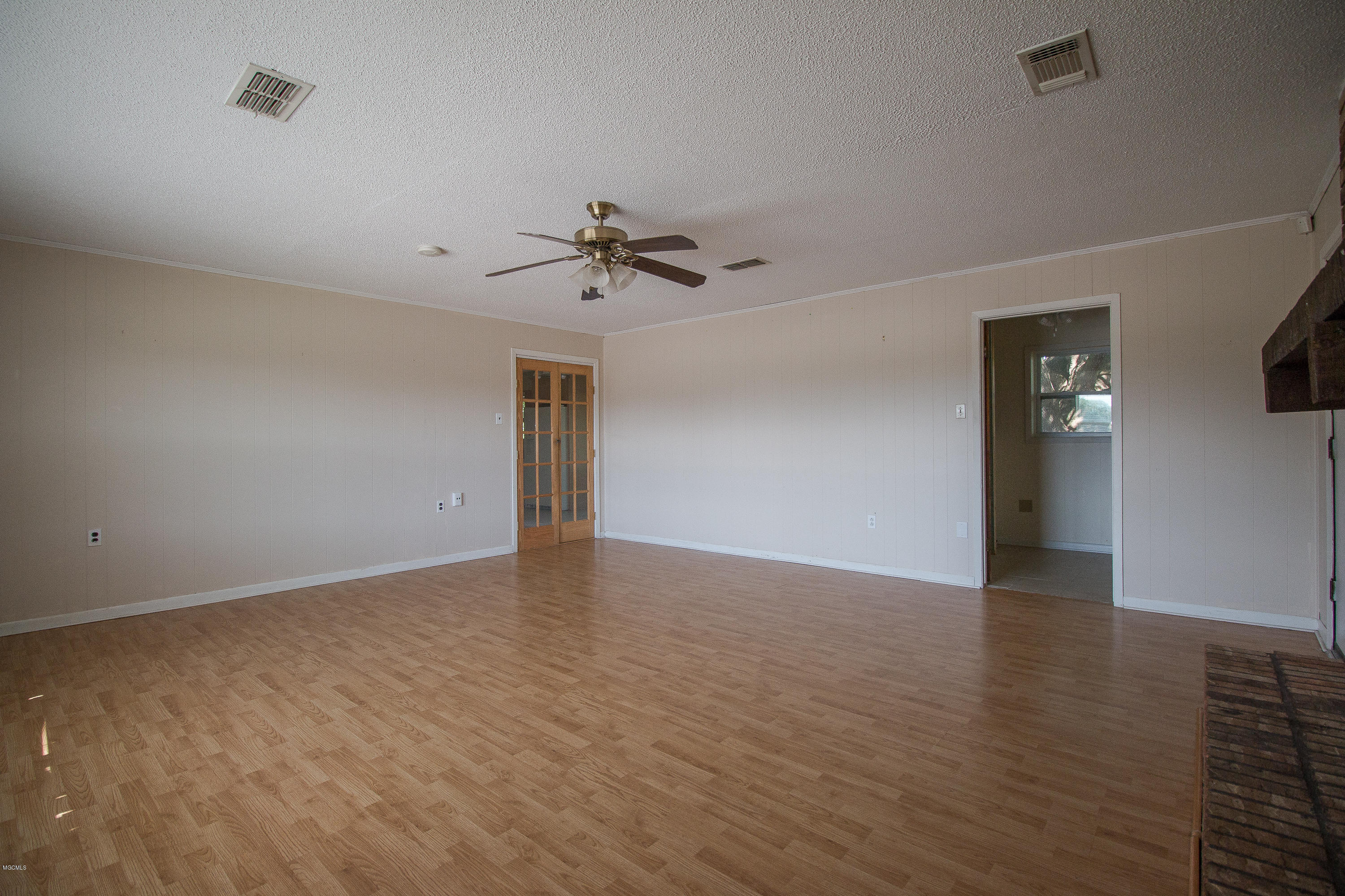 118 Quarles Street Long Beach, MS 39560 - Photo 9 of 17 118 Quarles-111