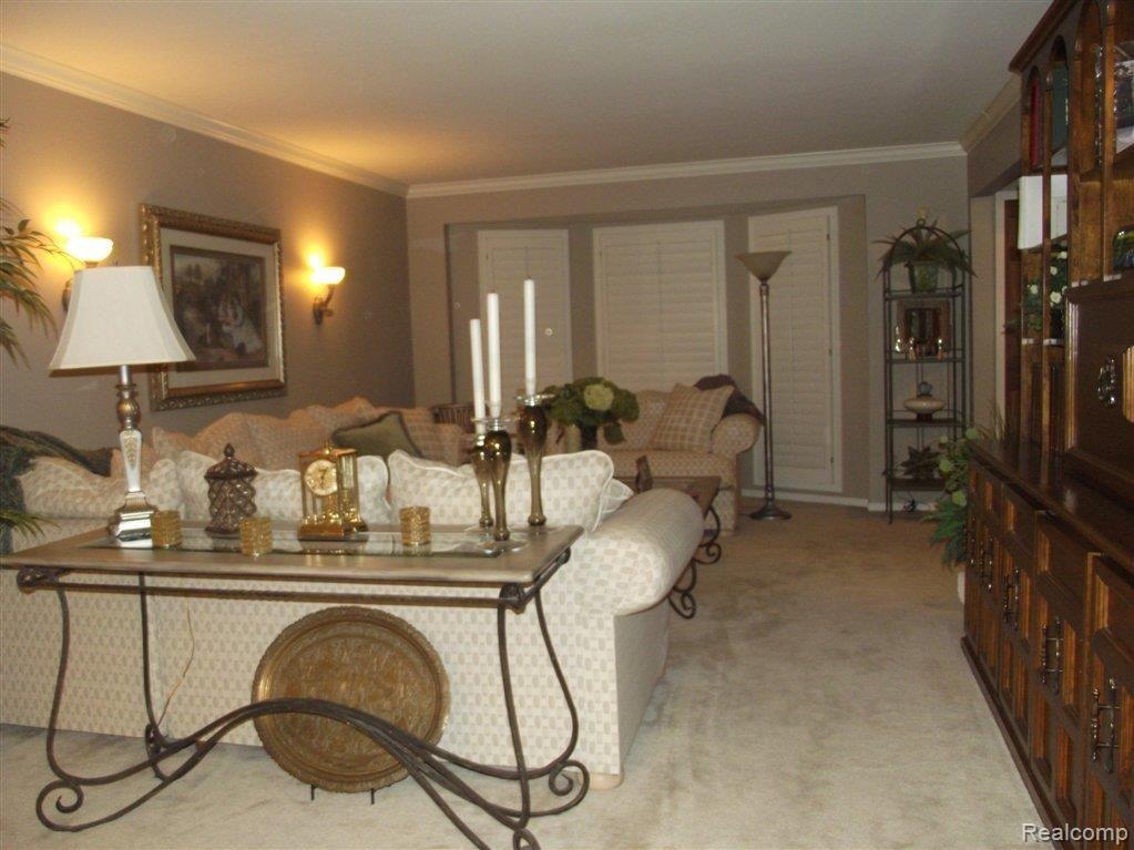 1730 White Water Drive Rochester, MI 48309 - Photo 19 of 20 1730 White Water 19.JPG
