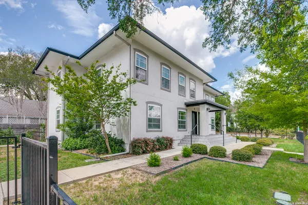 $2,500 | 488 East Olmos Drive, Unit 1, Olmos Park, TX 78212