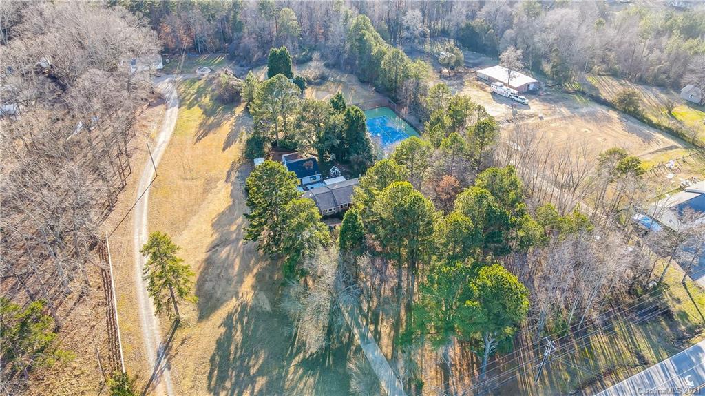 1338 Sunset Road Charlotte, NC 28216 - Photo 2 of 40 Gallery Image 2