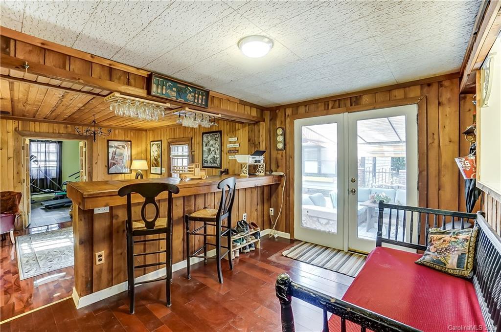 1338 Sunset Road Charlotte, NC 28216 - Photo 12 of 40 Gallery Image 12