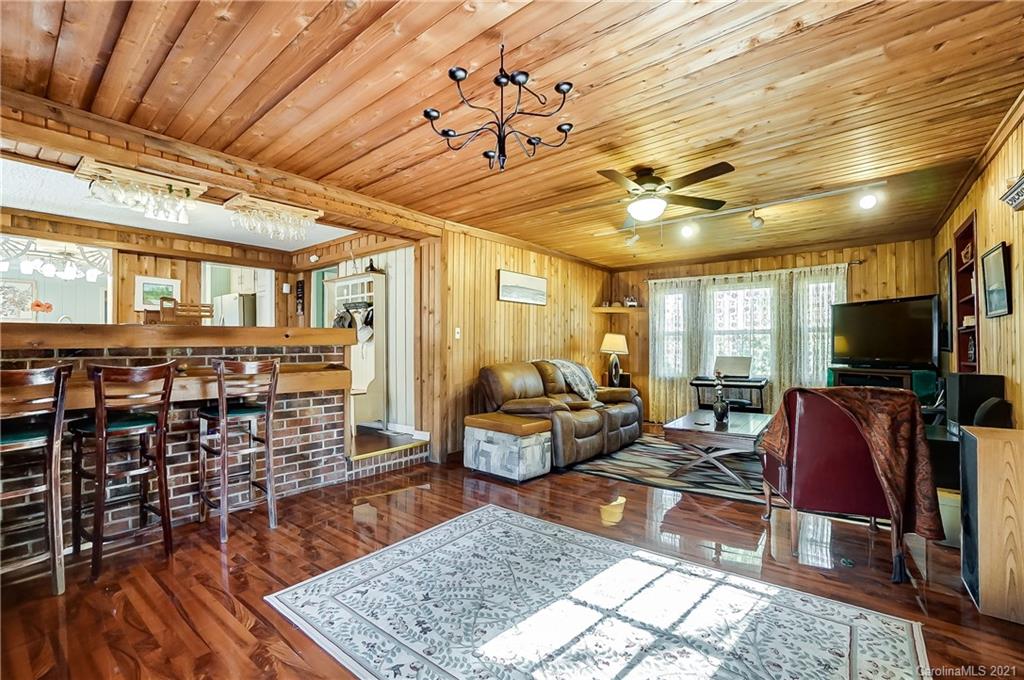 1338 Sunset Road Charlotte, NC 28216 - Photo 14 of 40 Gallery Image 14