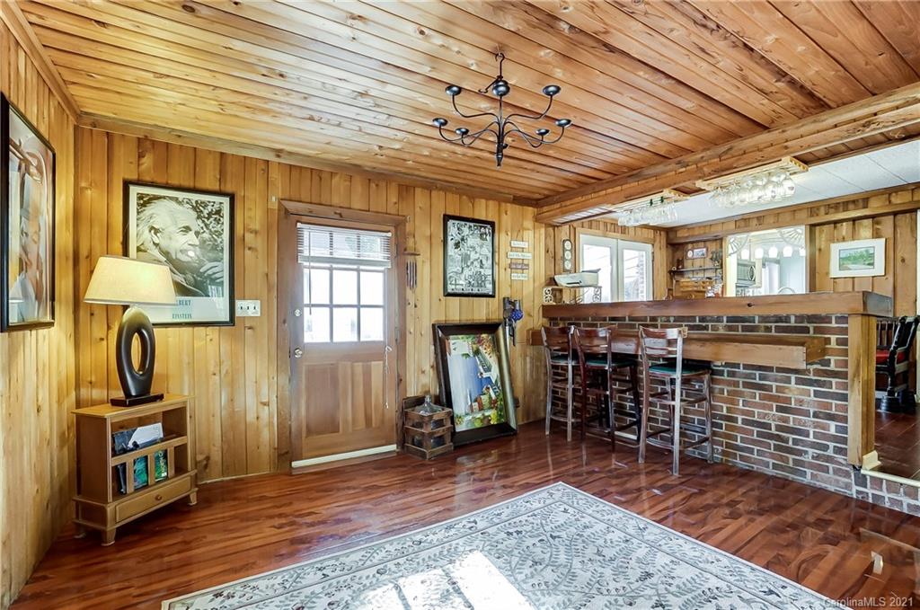 1338 Sunset Road Charlotte, NC 28216 - Photo 15 of 40 Gallery Image 15