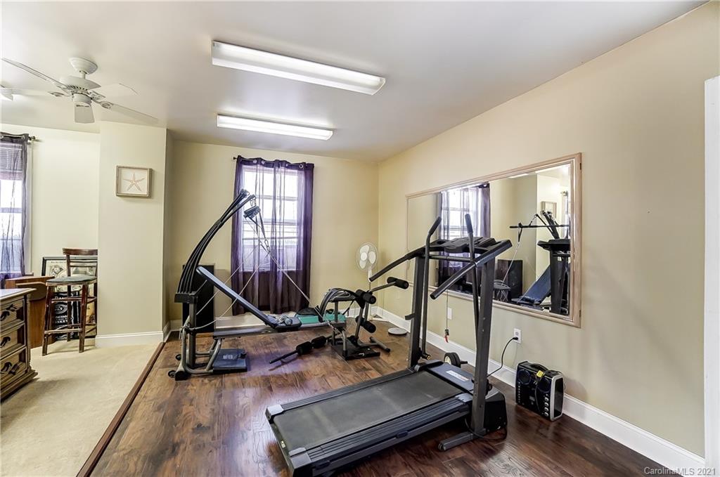 1338 Sunset Road Charlotte, NC 28216 - Photo 17 of 40 Gallery Image 17