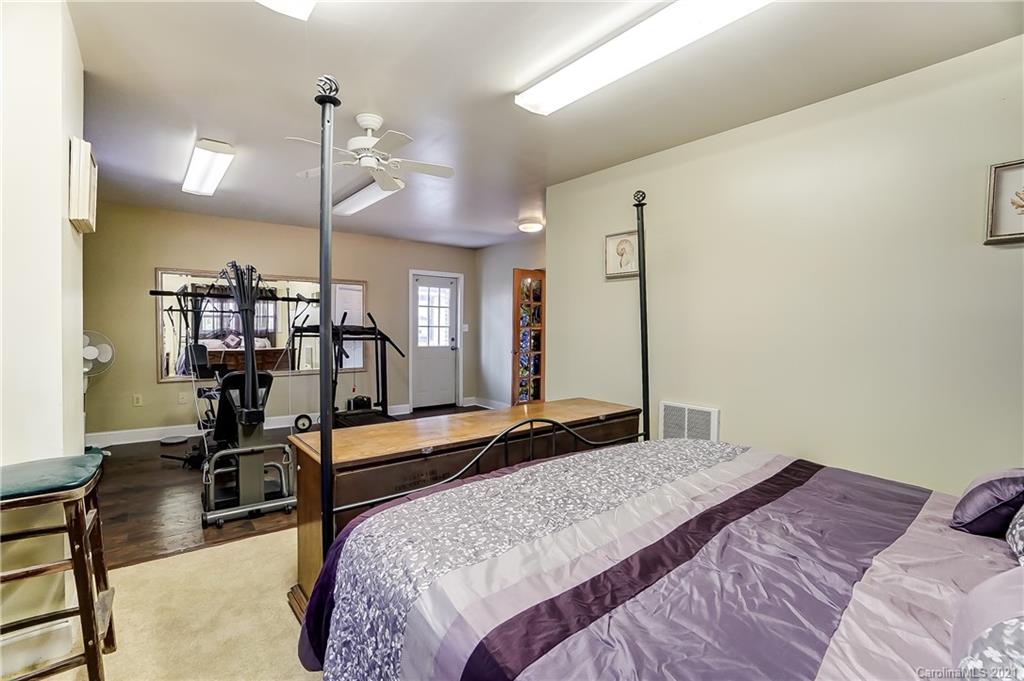 1338 Sunset Road Charlotte, NC 28216 - Photo 19 of 40 Gallery Image 19