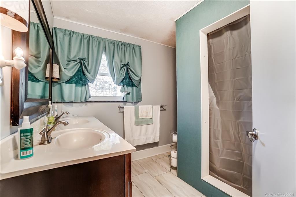 1338 Sunset Road Charlotte, NC 28216 - Photo 22 of 40 Gallery Image 22