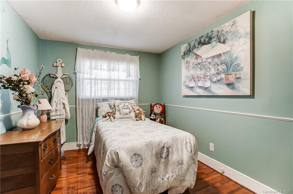 1338 Sunset Road Charlotte, NC 28216 - Photo 25 of 40 Gallery Image 25