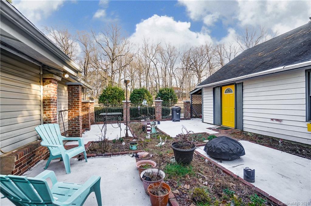 1338 Sunset Road Charlotte, NC 28216 - Photo 30 of 40 Gallery Image 30