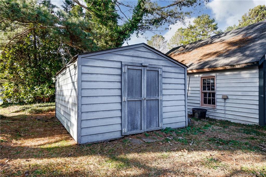 1338 Sunset Road Charlotte, NC 28216 - Photo 34 of 40 Gallery Image 34