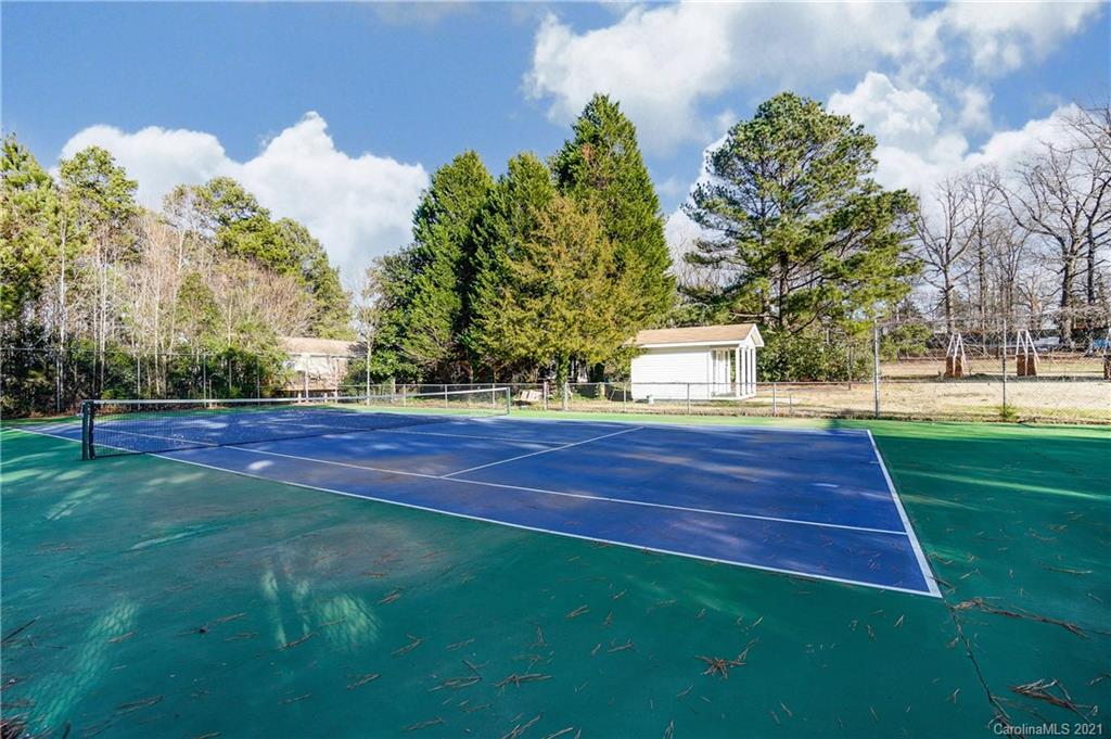 1338 Sunset Road Charlotte, NC 28216 - Photo 37 of 40 Gallery Image 37