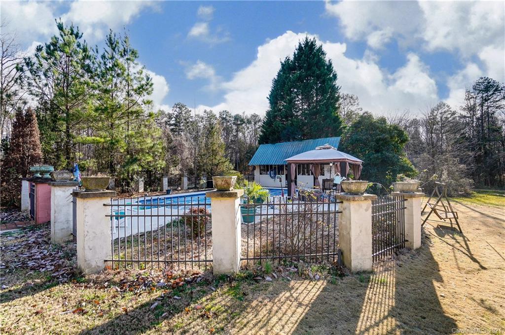 1338 Sunset Road Charlotte, NC 28216 - Photo 39 of 40 Gallery Image 39