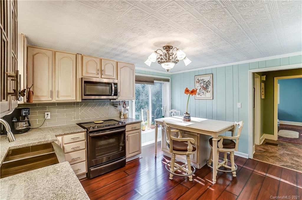 1338 Sunset Road Charlotte, NC 28216 - Photo 9 of 40 Gallery Image 9