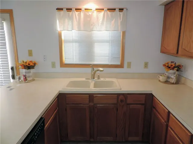 $134,000 | 12310 East 43rd Street South, Unit B10, Independence, MO 64055