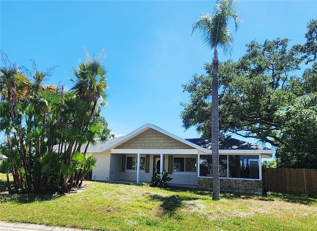 2494 Del Rio Way Dunedin, FL 34698 - Photo 2 of 26