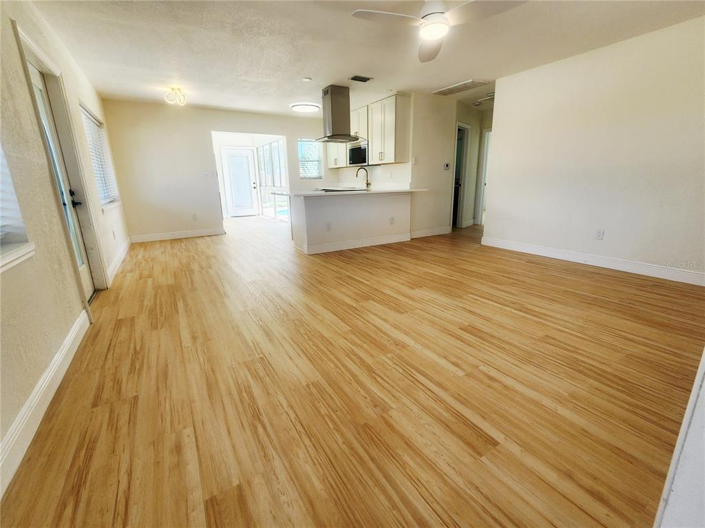 2494 Del Rio Way Dunedin, FL 34698 - Photo 8 of 26